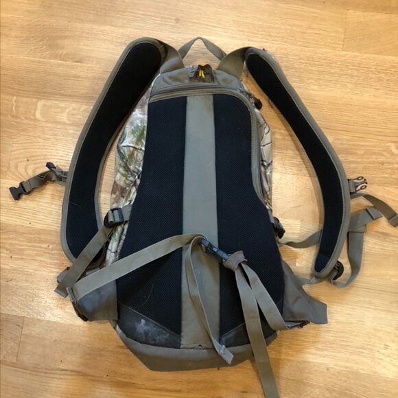 Camelbak camo Backpack - Picture 2 of 2